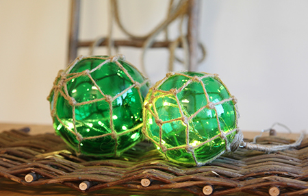 Marin Glasboll Fiskekula med ljusslinga. 12 cm. Grön