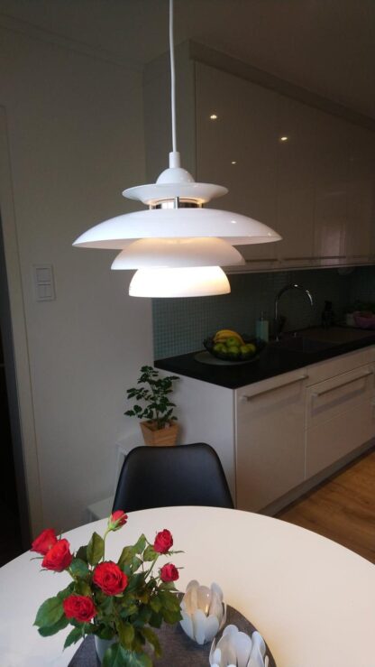 Taklampa Miriam Vit Struktur. Eklunds Metall