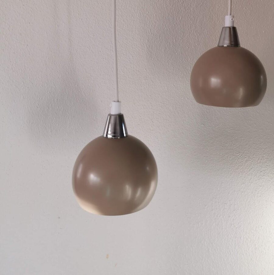 Fönsterlampa Klotet Latte. Eklunds Metall