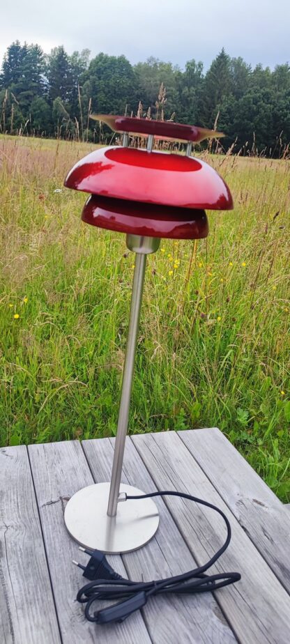 Bordslampa Flora Chiliröd 55 cm - Eklunds Metall