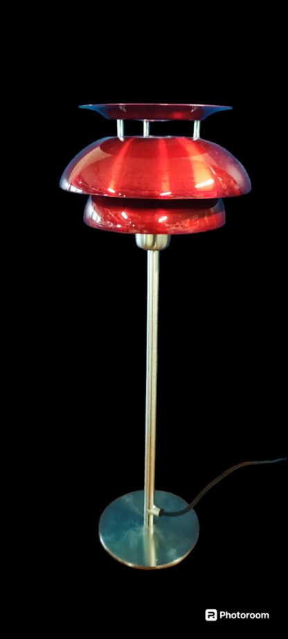 Bordslampa Flora Chiliröd 55 cm - Eklunds Metall